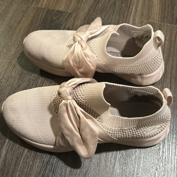 Skechers Pink Bow Sneakers Shoes Flats 8.5 - Picture 3 of 6
